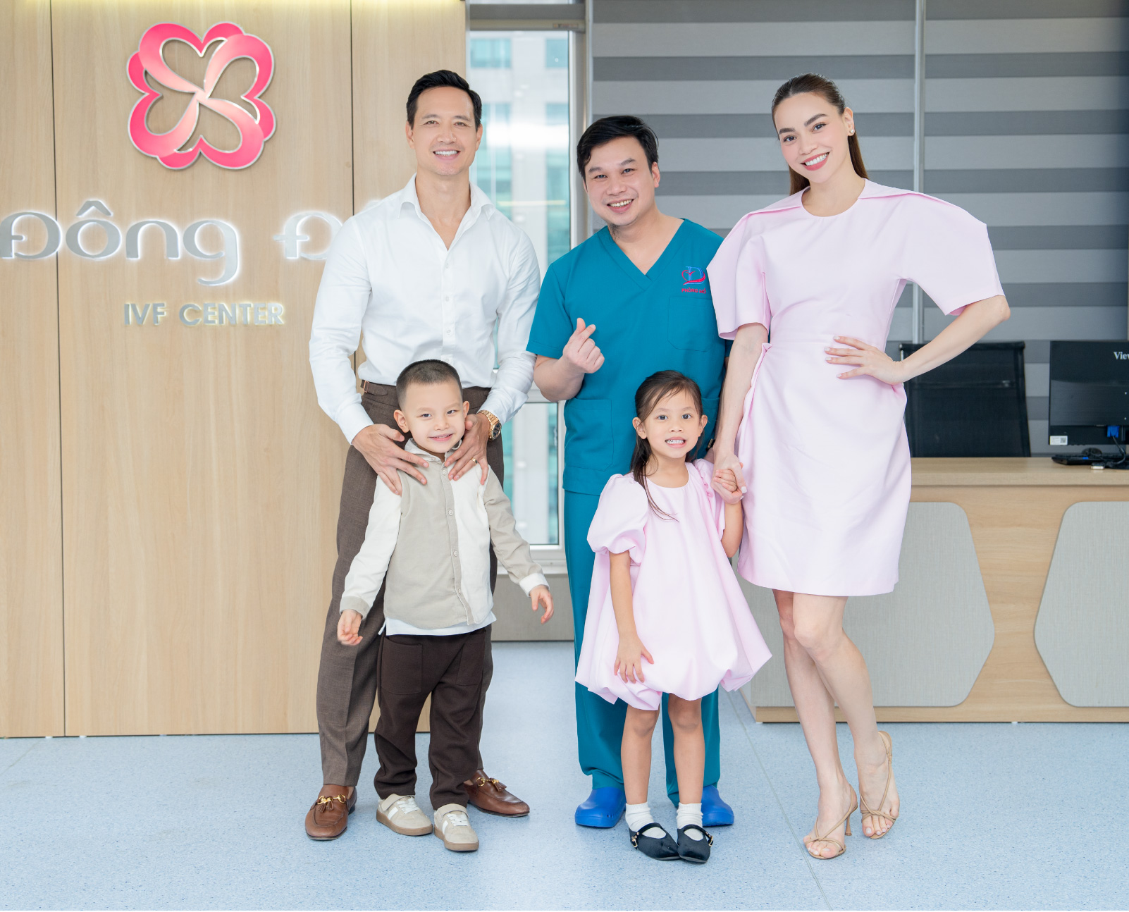 bac-si-tang-duc-cuong-gia-dinh-ho-ngoc-ha-kim-ly-trang-chu