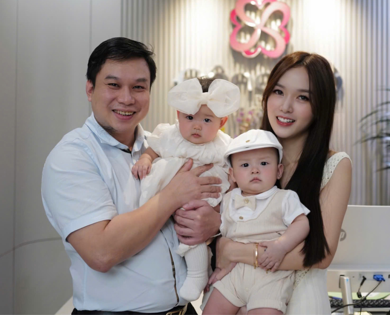 bac-si-tang-duc-cuong-gia-dinh-lucy-luca-trang-chu