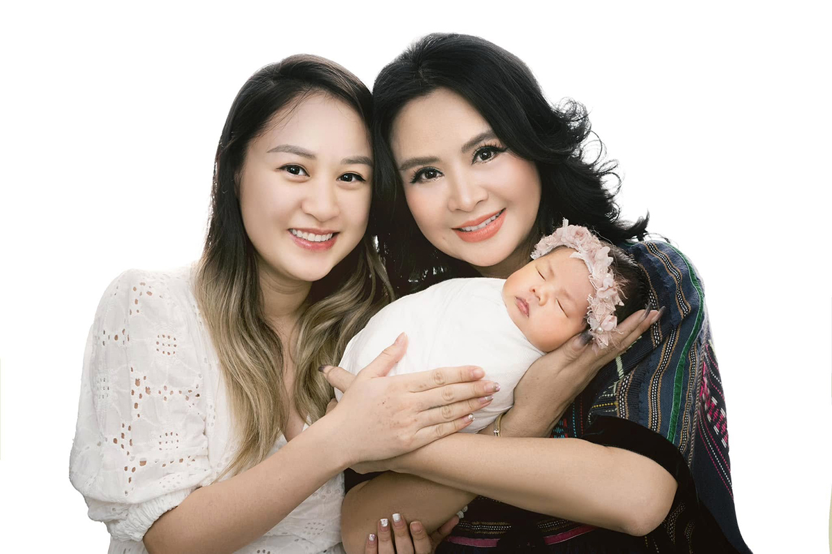 Gia đình Diva Thanh Lam yên tâm gửi gắm “con cháu” mình cho Bác sĩ Tăng Đức Cương