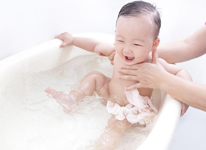 Phép màu IVF sau 5 năm: Vợ AMH thấp, chồng tinh trùng yếu đón con