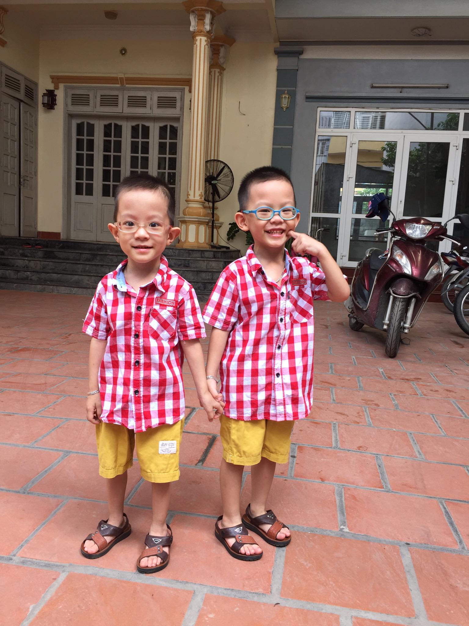 Mắc đa nang buồng trứng, người mẹ sinh hai bé nhờ IVF