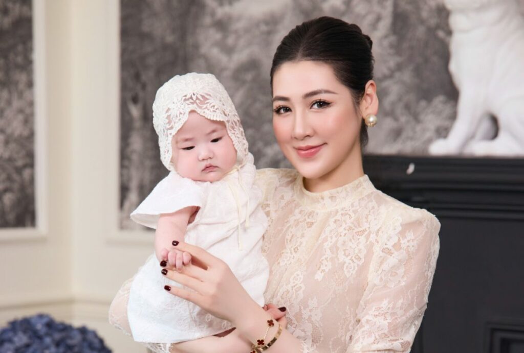Dương Tú Anh x Bác sĩ Tăng Đức Cương