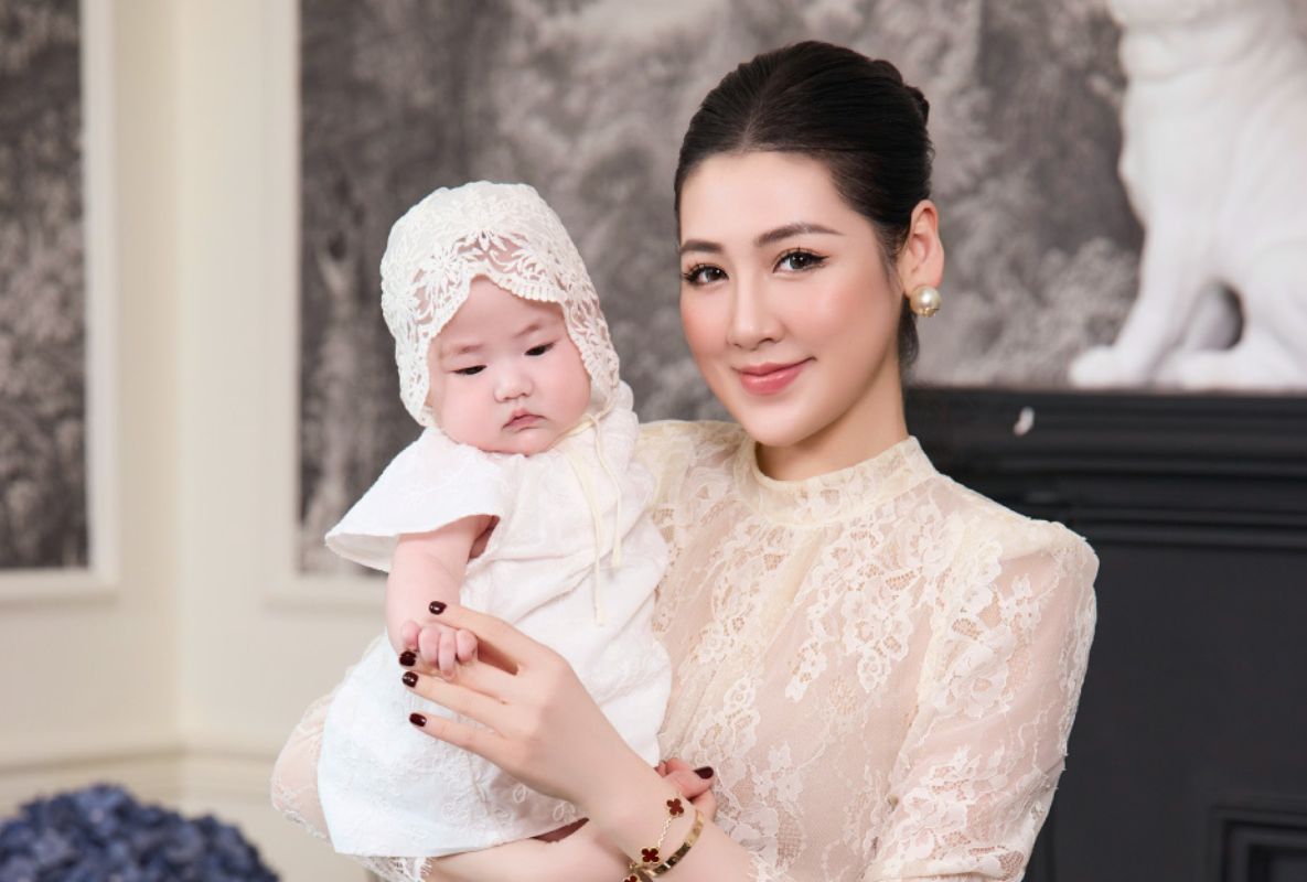 Dương Tú Anh x Bác sĩ Tăng Đức Cương